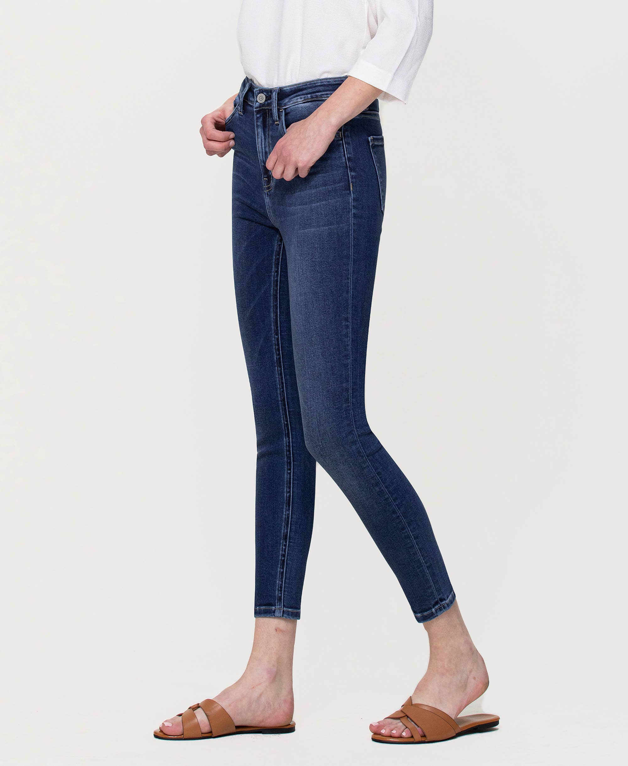 HIGH RISE SUPER SOFT CROP SKINNY JEANS