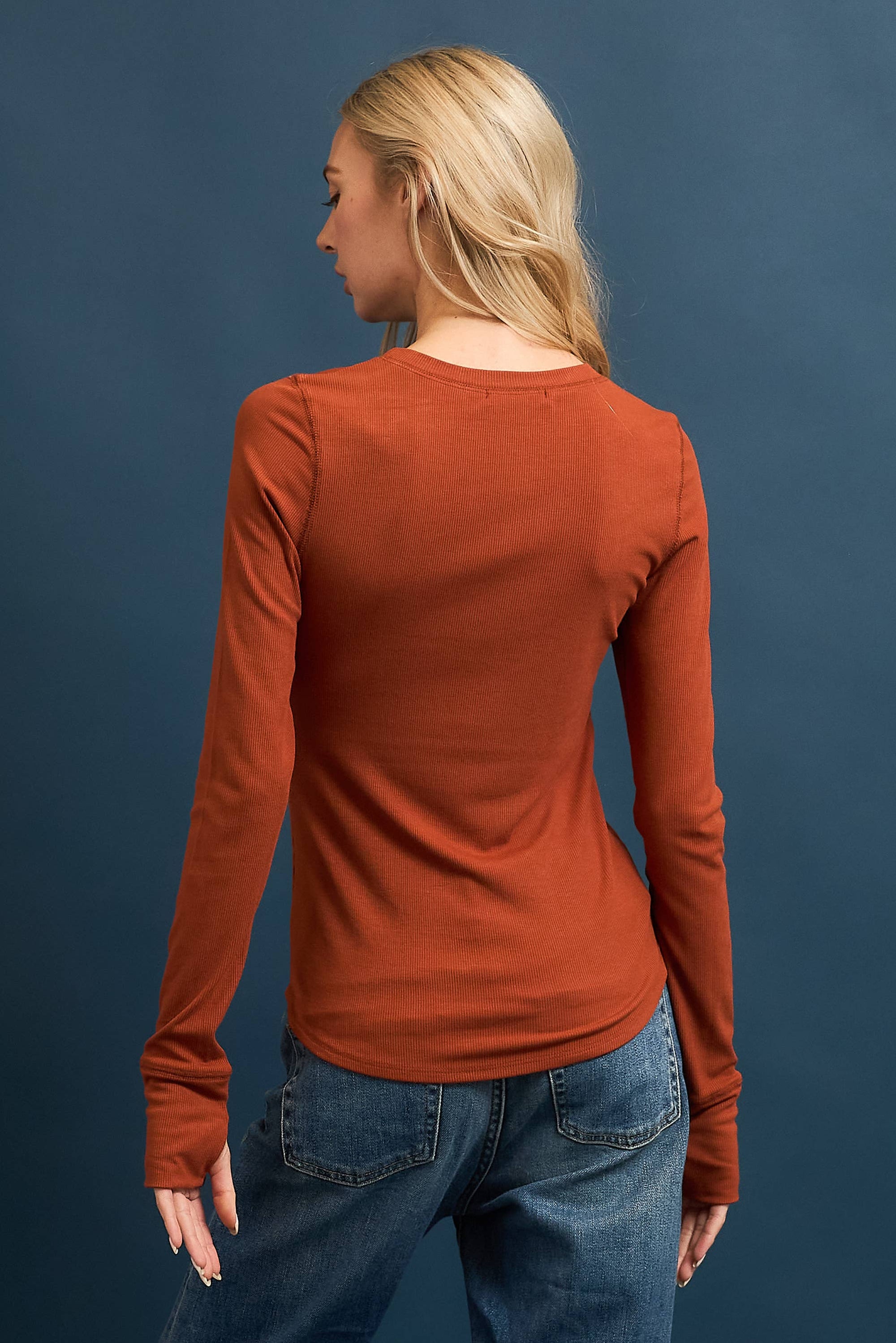 THUMBHOLE RIBBED TOP
