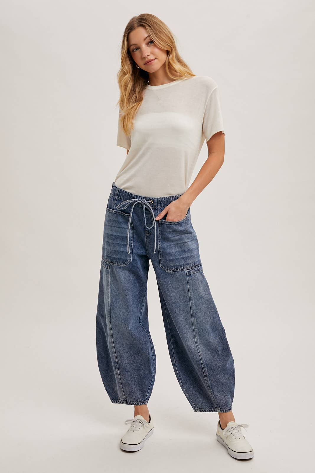 DENIM MID-WAIST DRAWSTRINGS BARREL JEANS
