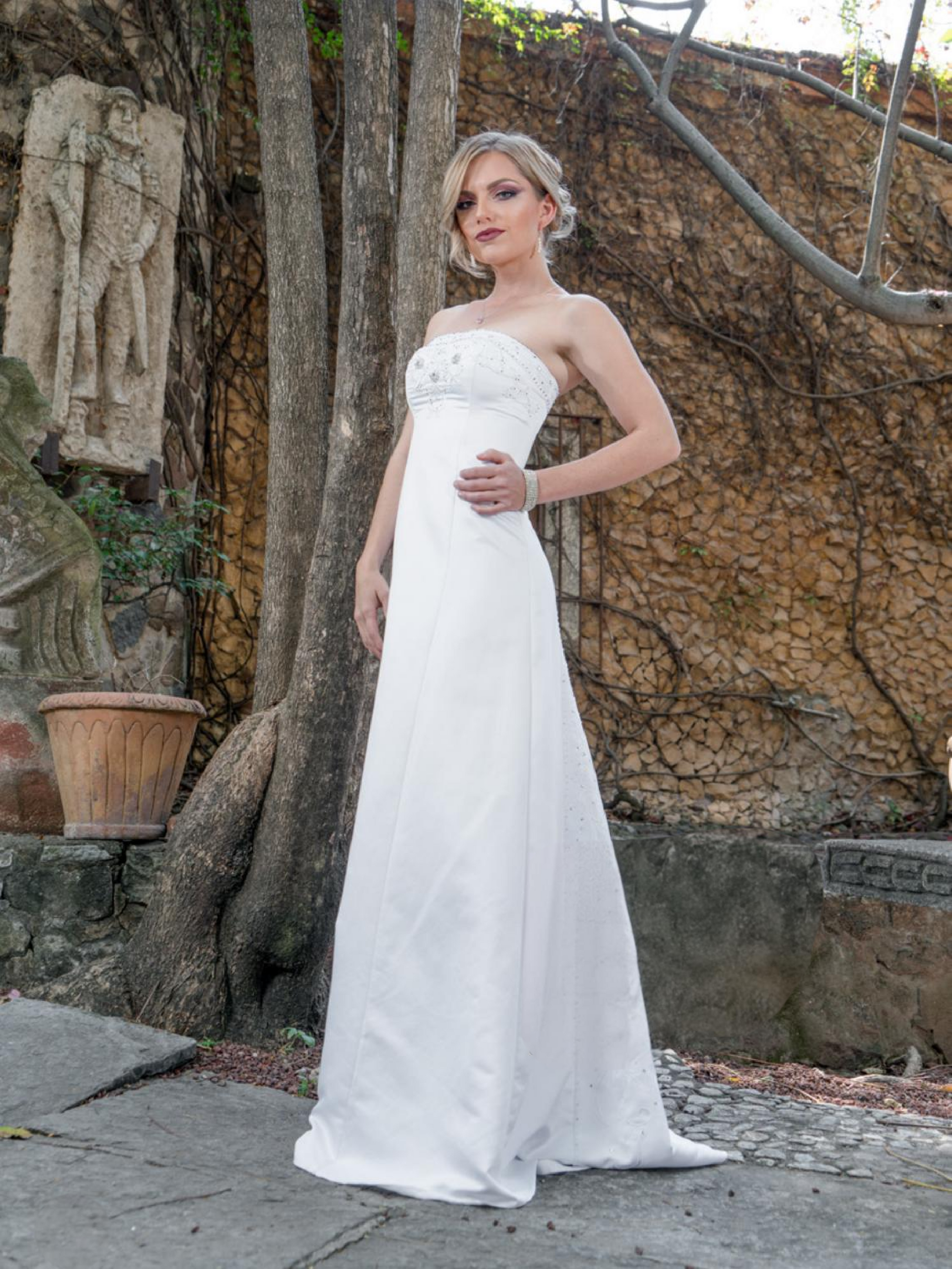 Last Dress: MILANO FORMALS B8808_B8808_NAVY-IVORY_14